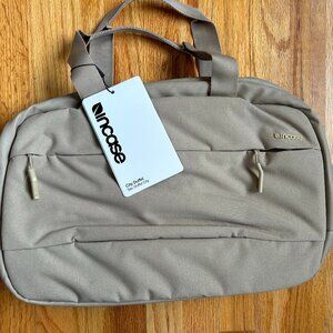 Incase City Duffel Duffle Bag Khaki Laptop Compartment NWT INCO400162-KAK